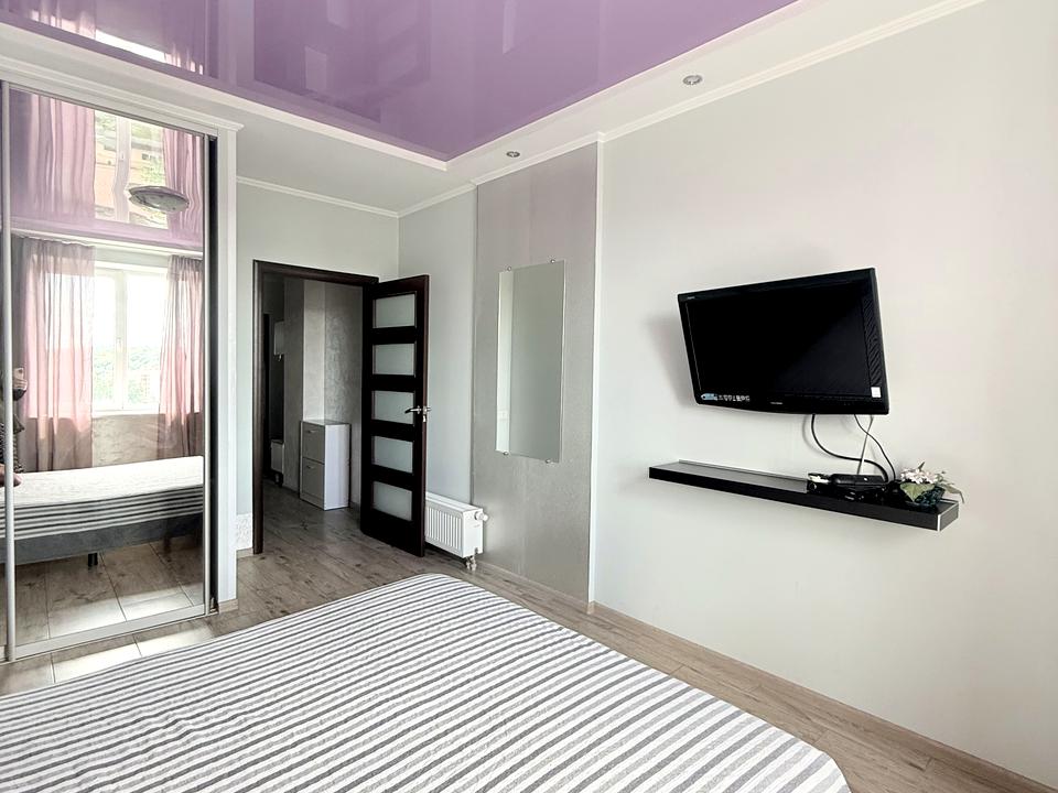 1868858994575044