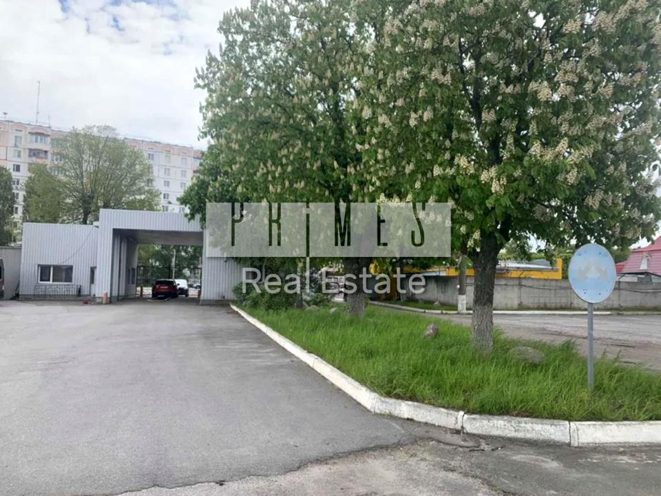 1868970905173687