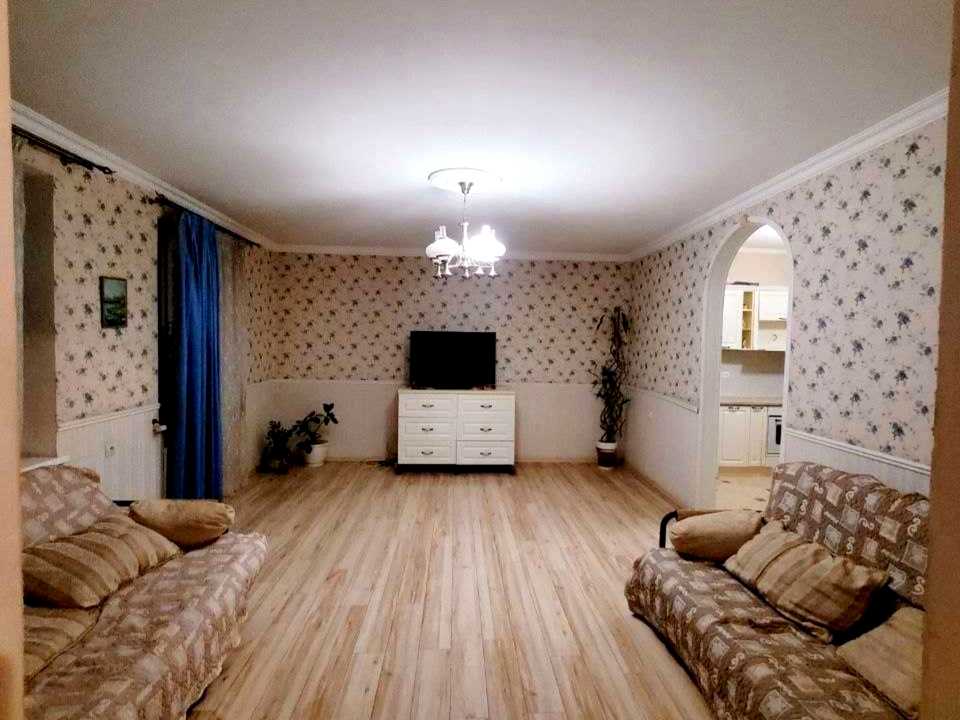 1869070758736259