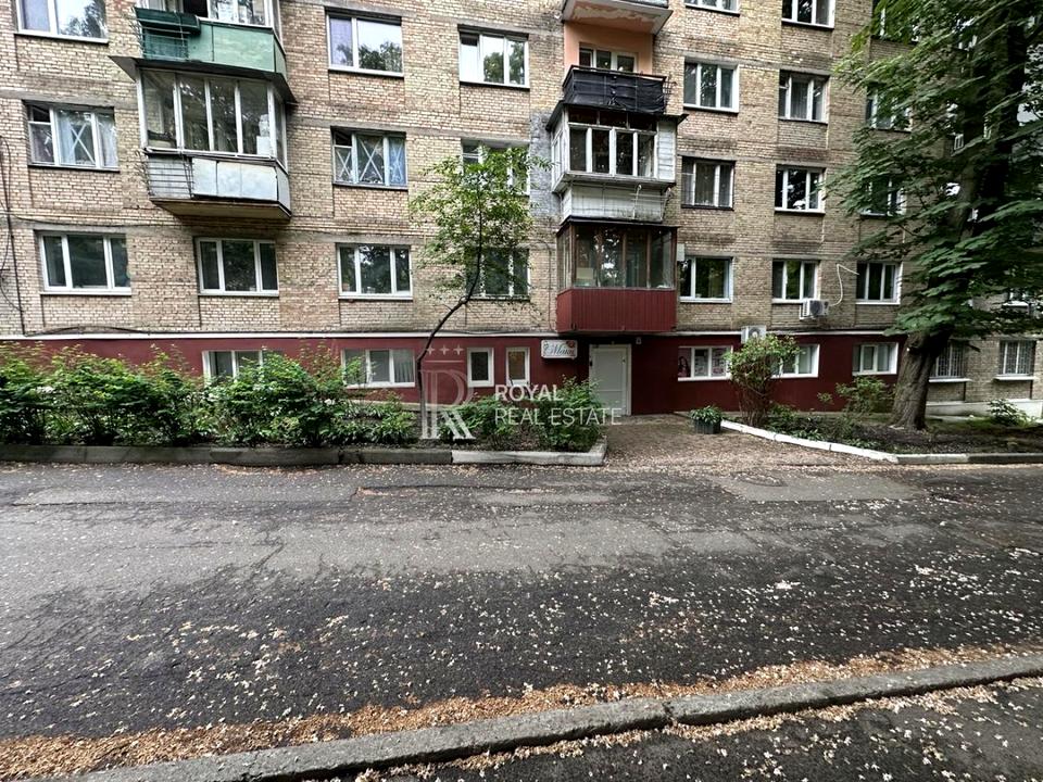 1869284924098081
