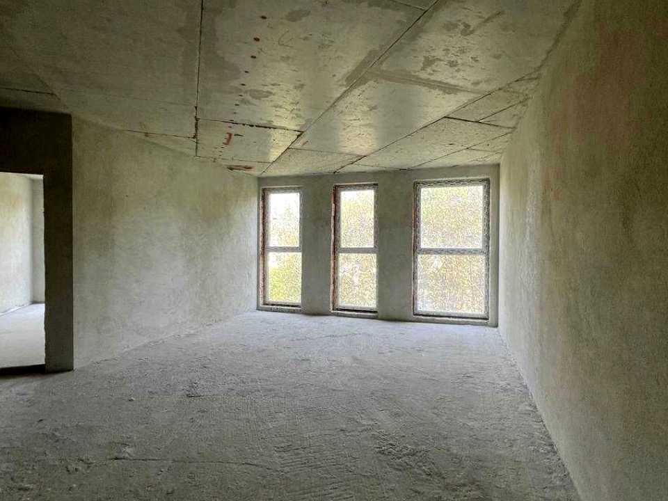 1869357720083622