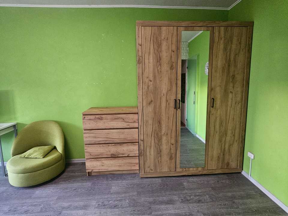 1869486359183945