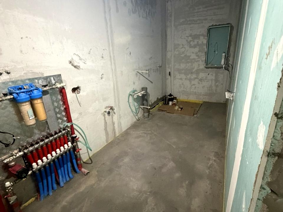 1869507943656240