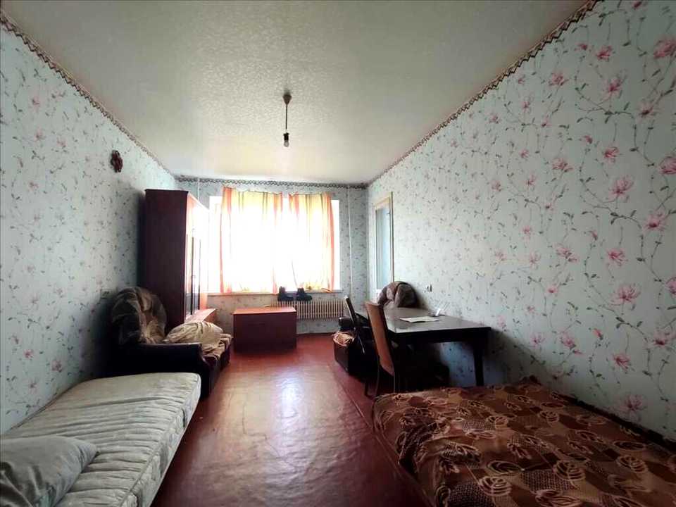 1869508215760907