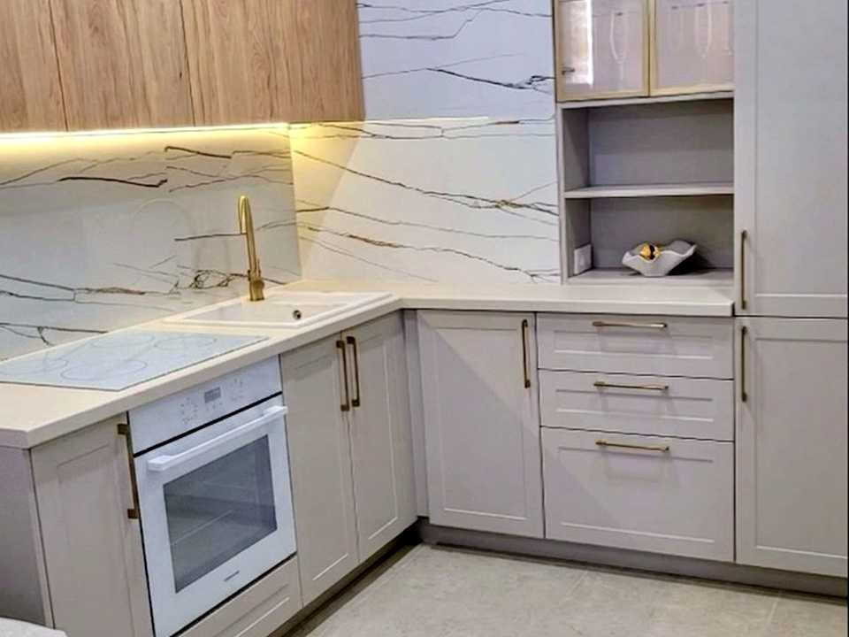 1869544595311750
