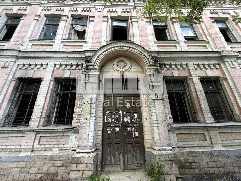 1869598568274353