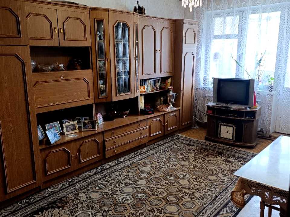 1869684210315534
