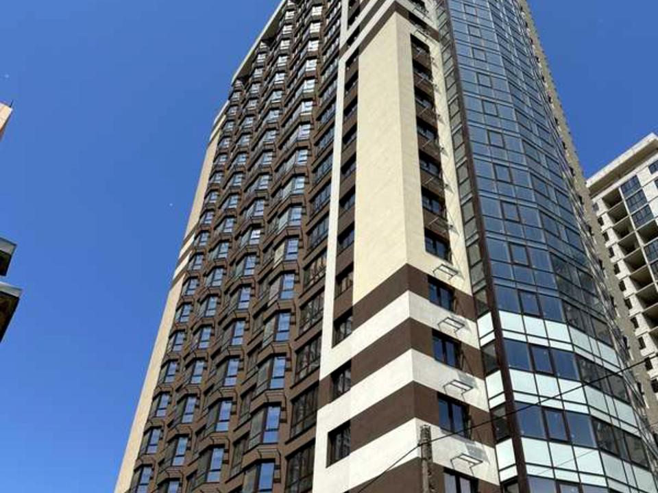 1869686105889542
