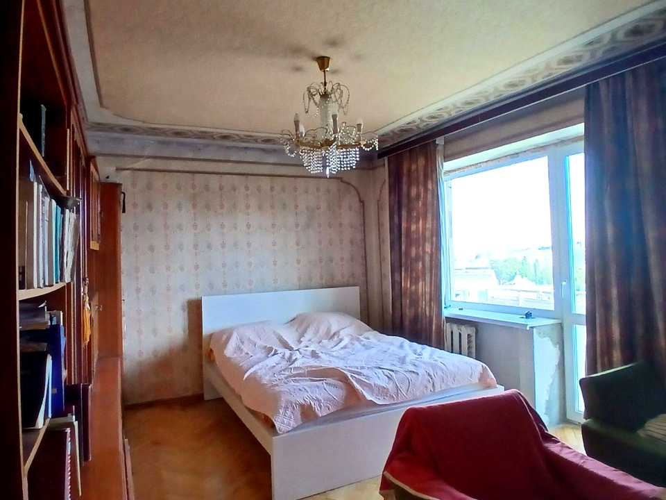 1869772078573108