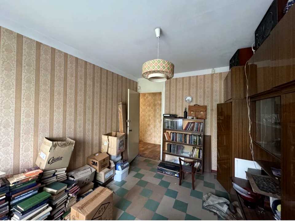 1869897369539057