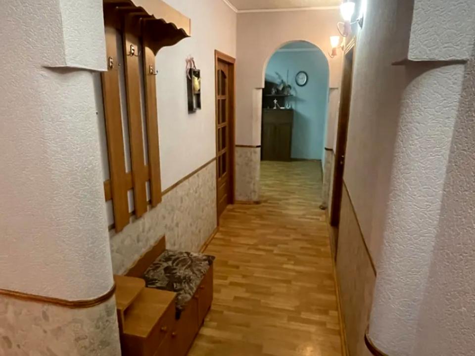 1869961360135607
