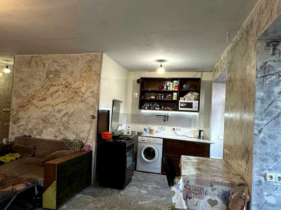1869978394106246