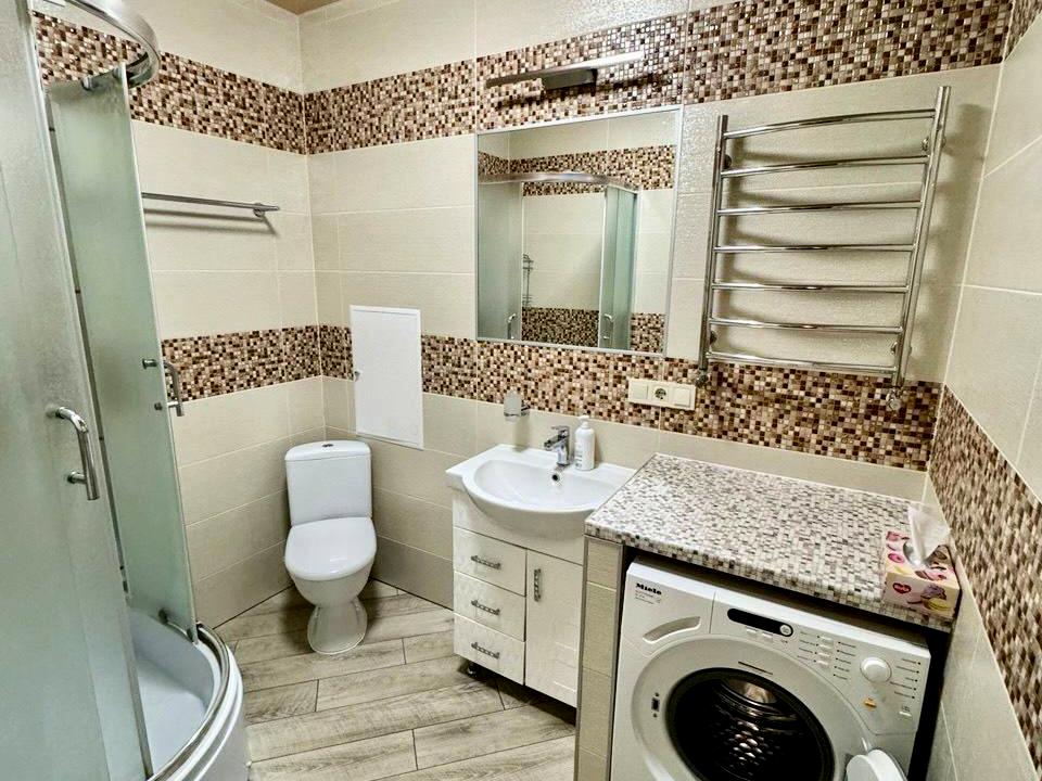 1870034931312919