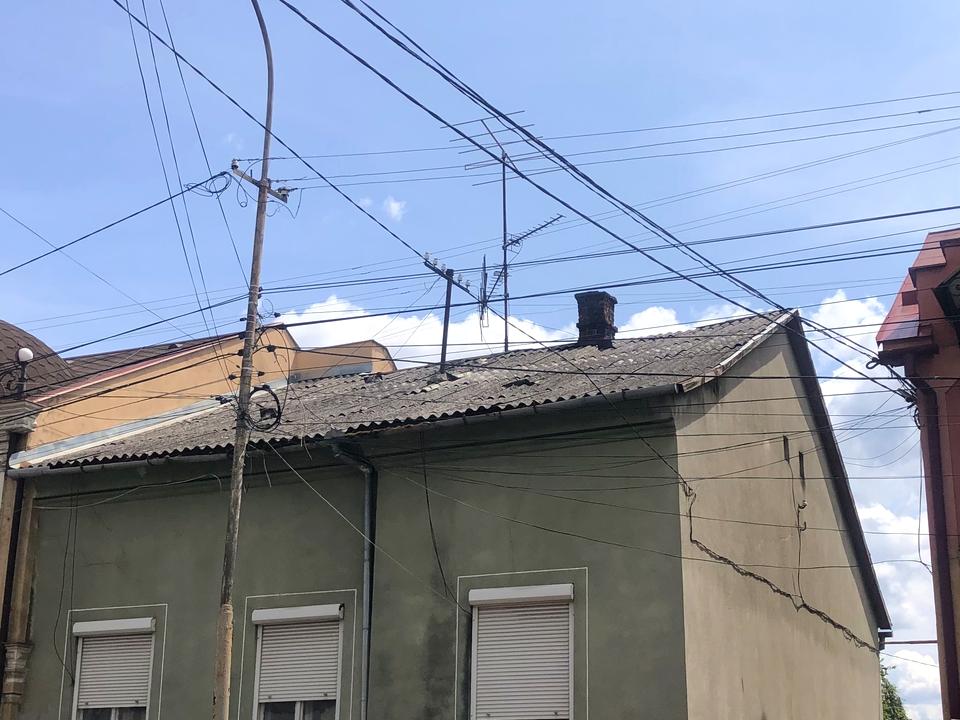1870053858774304