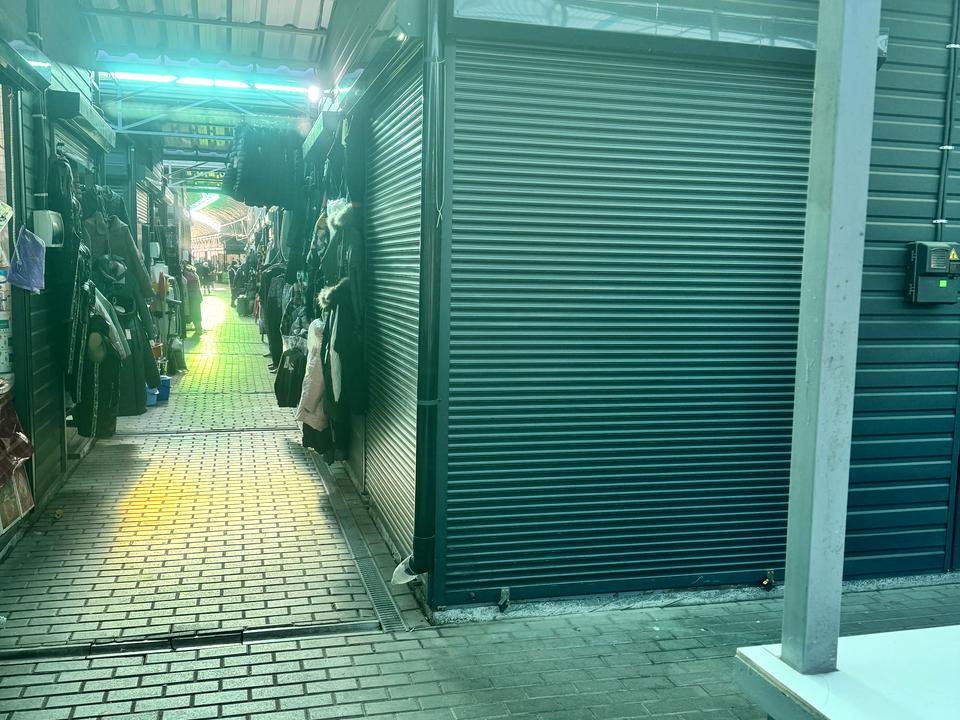 1870122679041976