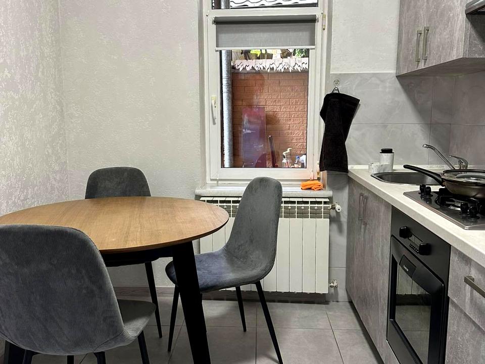 1870132877478978