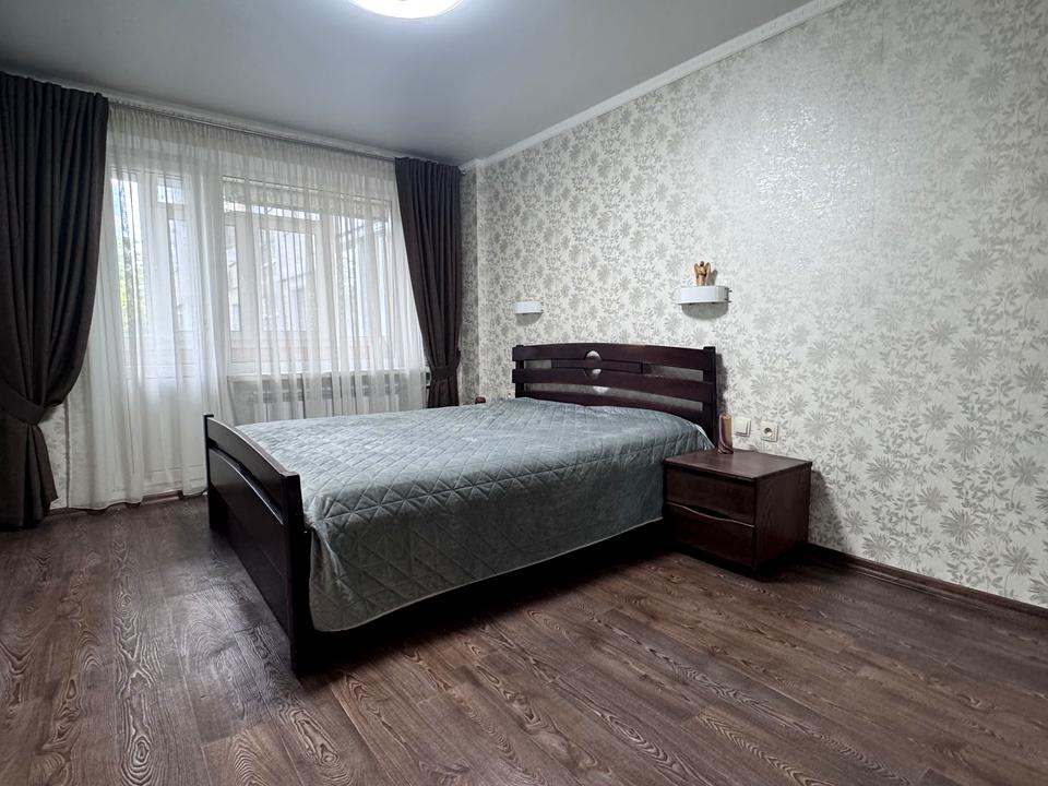 1870135446874100