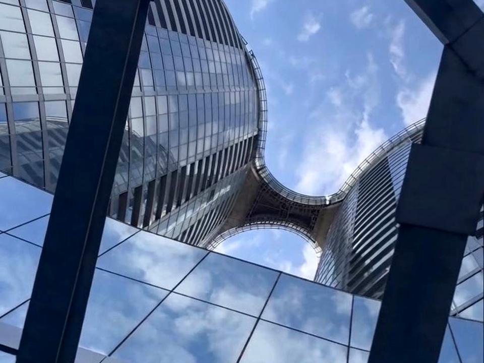 1870143971339435