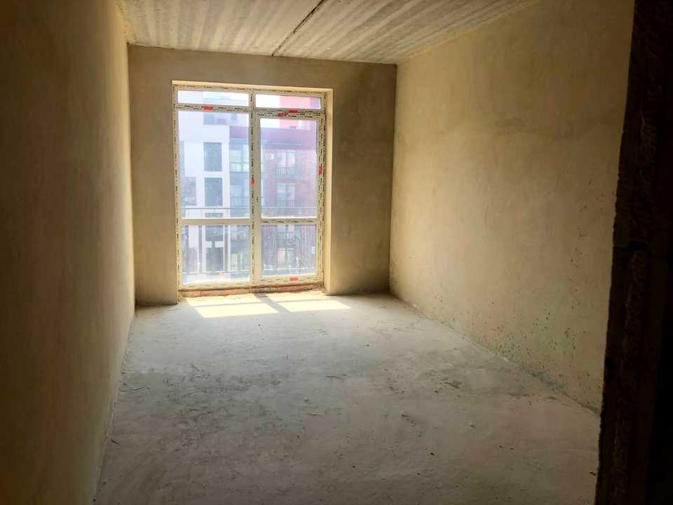 1870149764183179