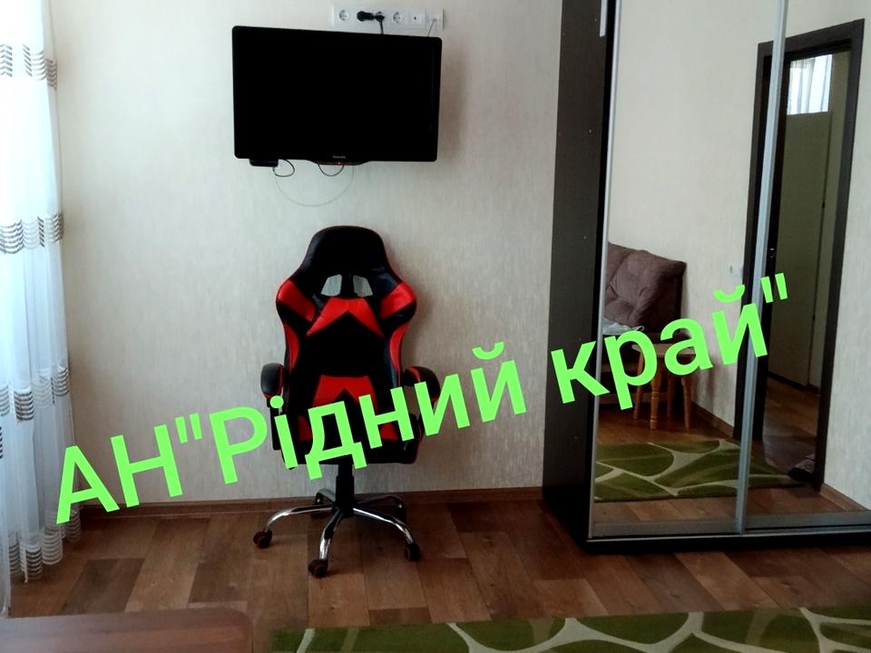 1870207295698158