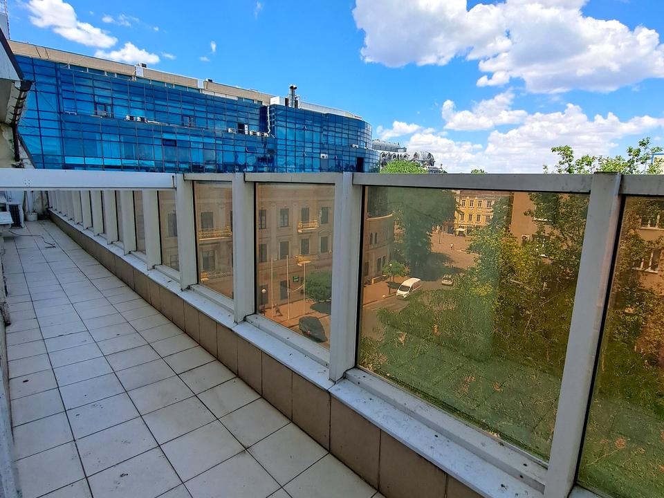 1870245178416624