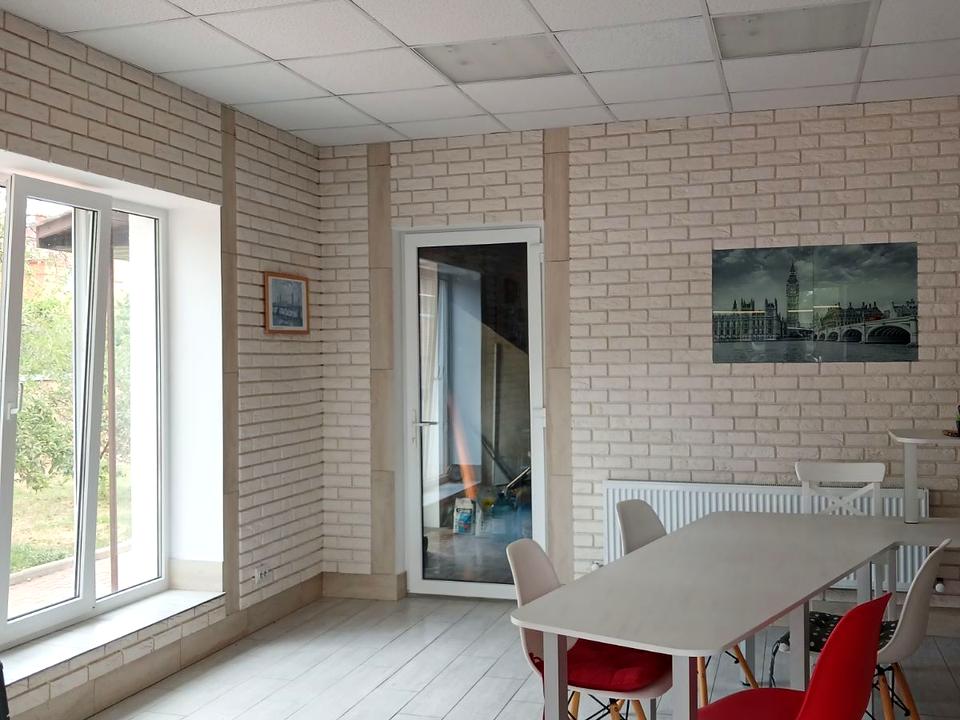 1870330748759615