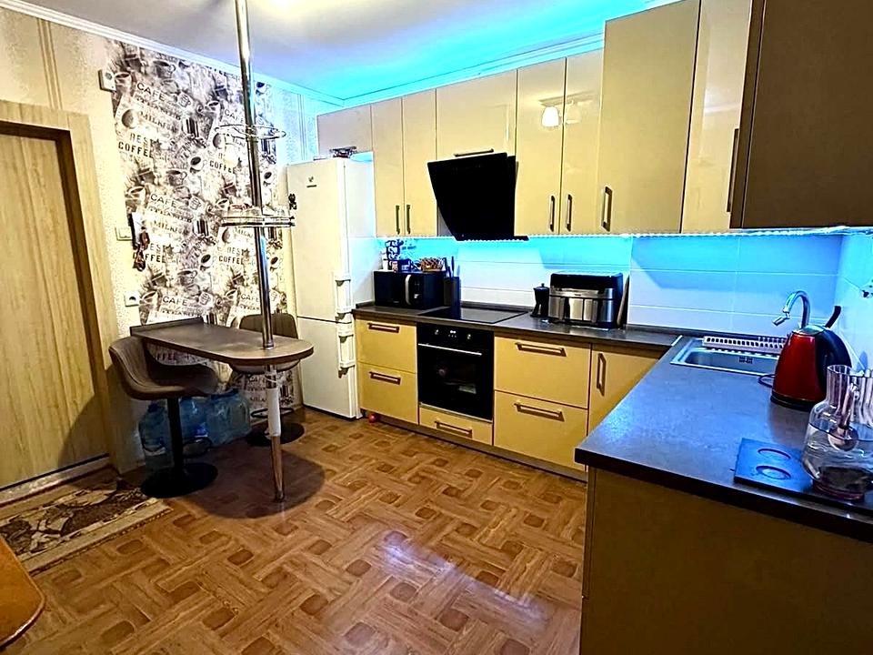 1870521151857352