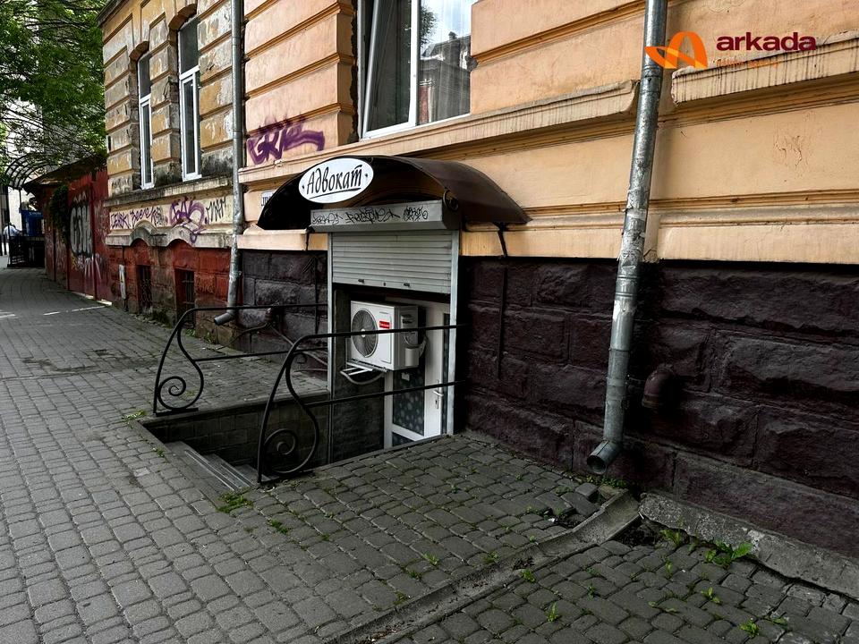 1870608185215605