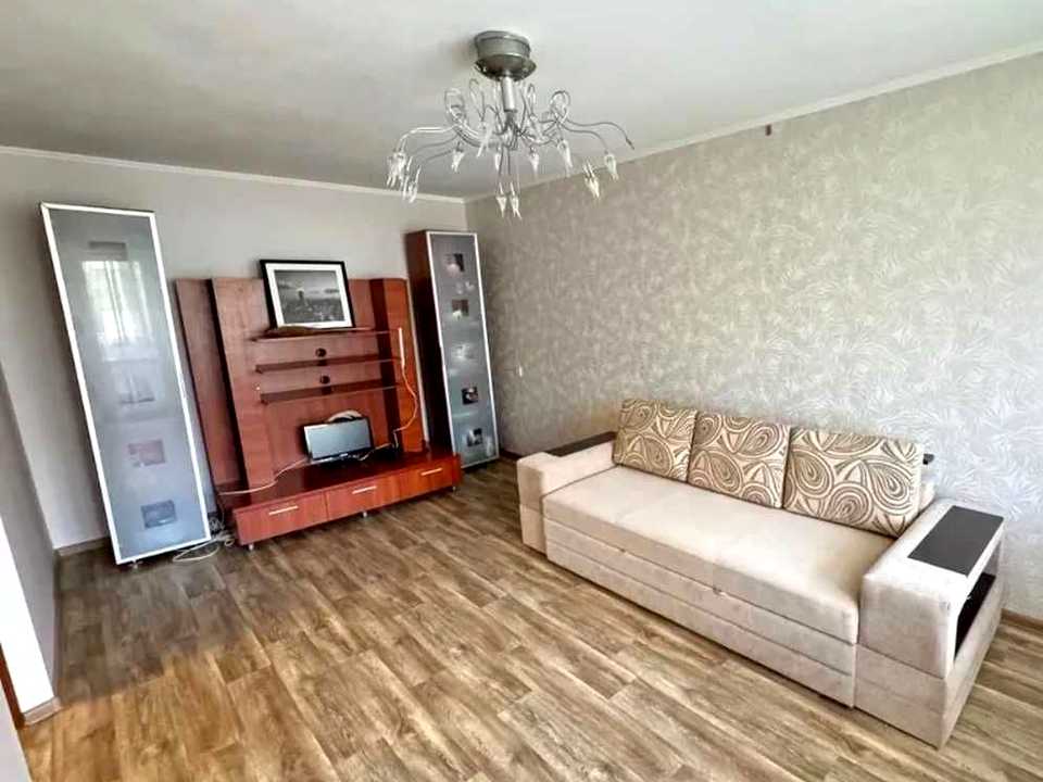 1870612316431976