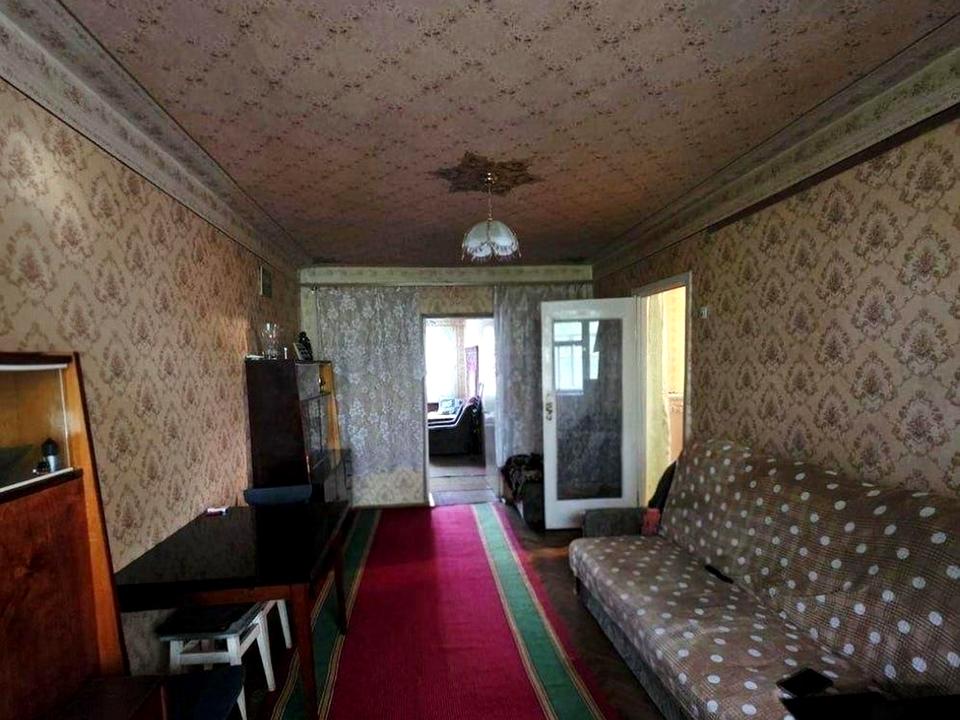 1870678244319859