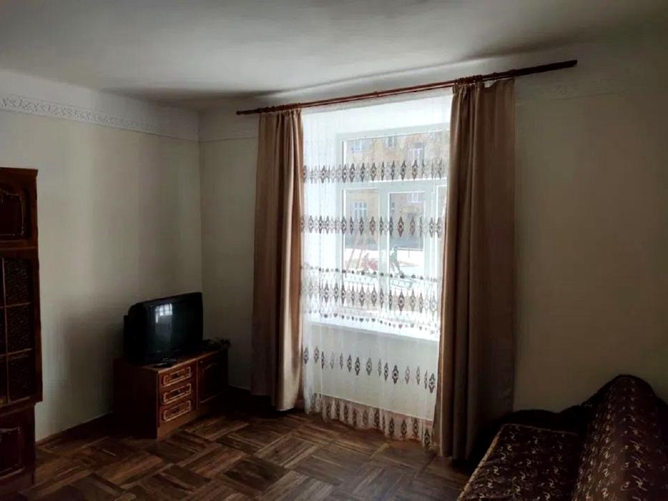 1870691771846421