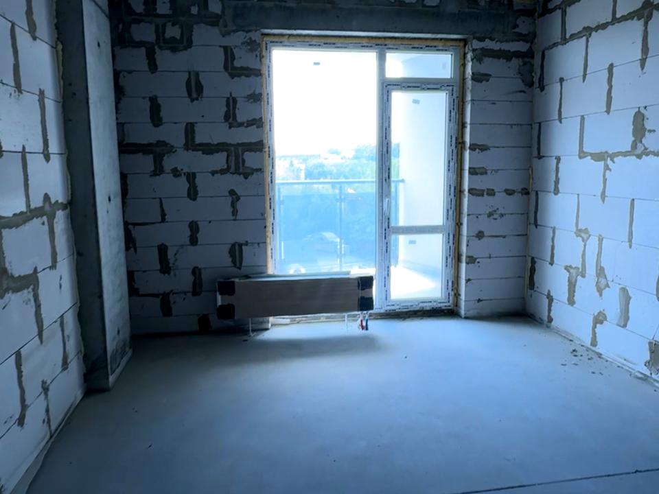 1870697876843534