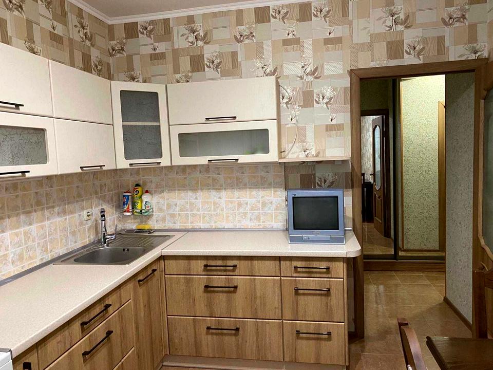 1870698059404670