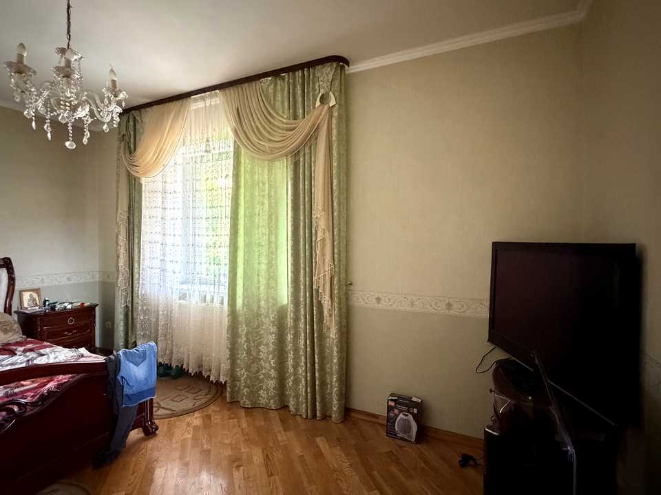 1870717660973565