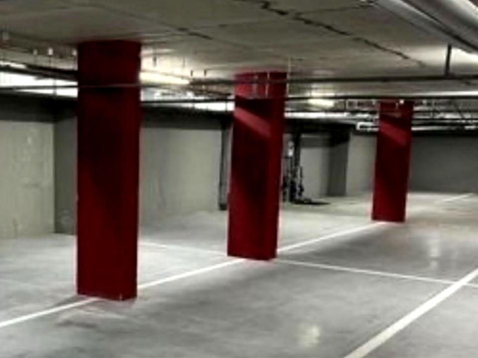1870776051842141