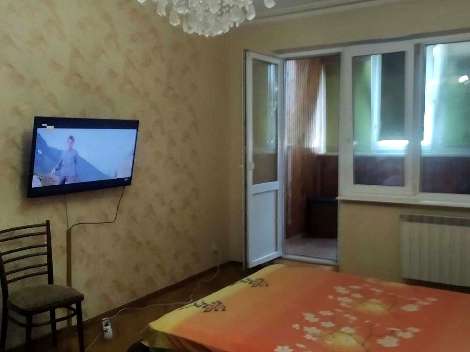 1870851672120279