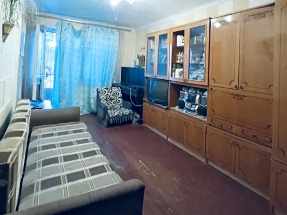 1870874786208336