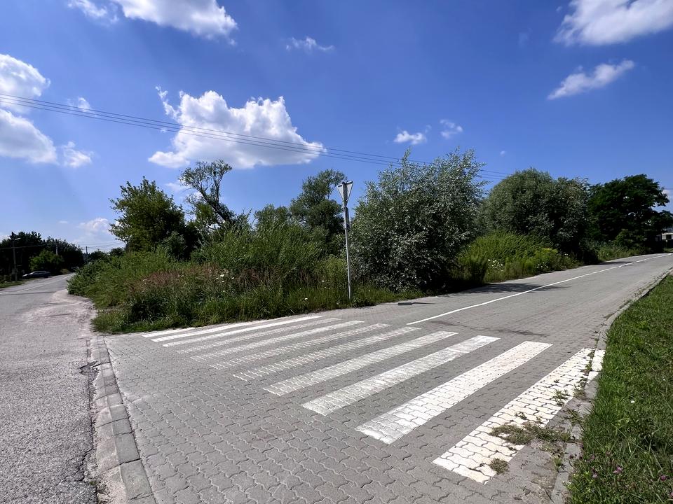 1870960531933385