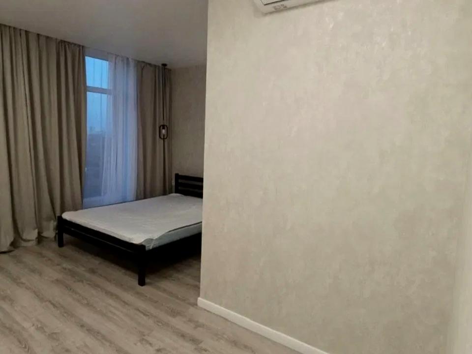 1871053359674558
