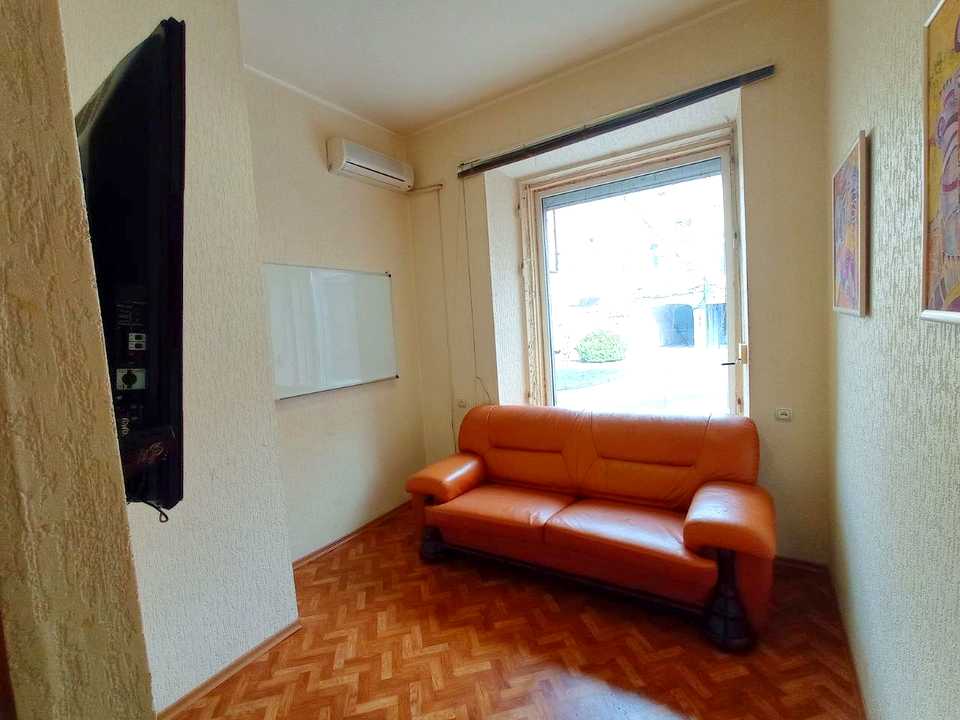 1871235460748331