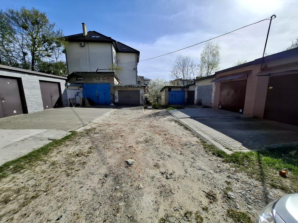 1871324524180643