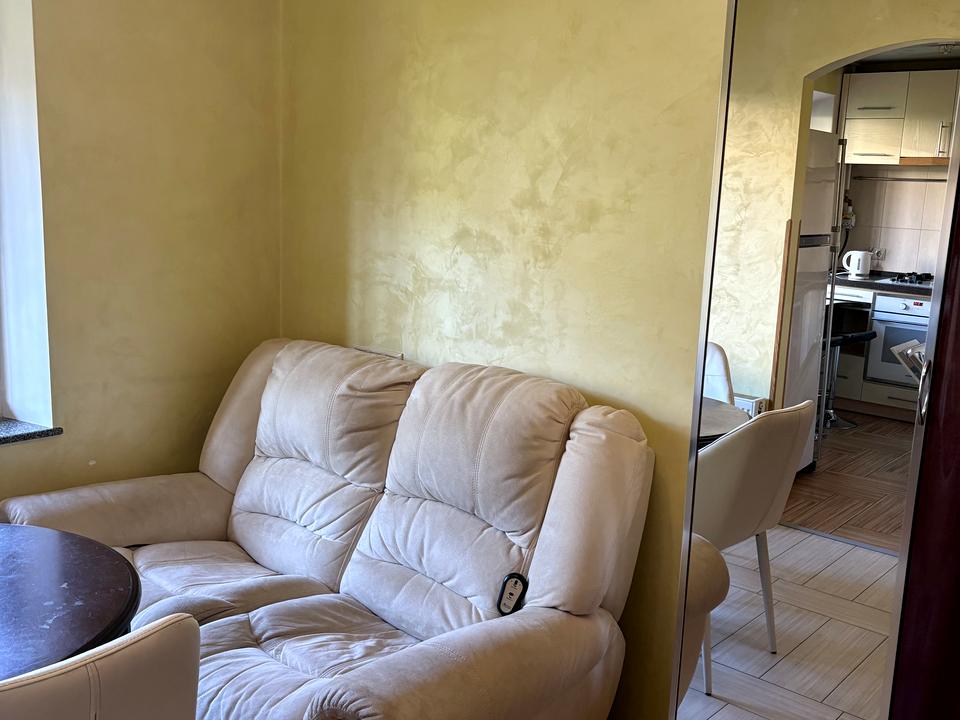 1871577177526807