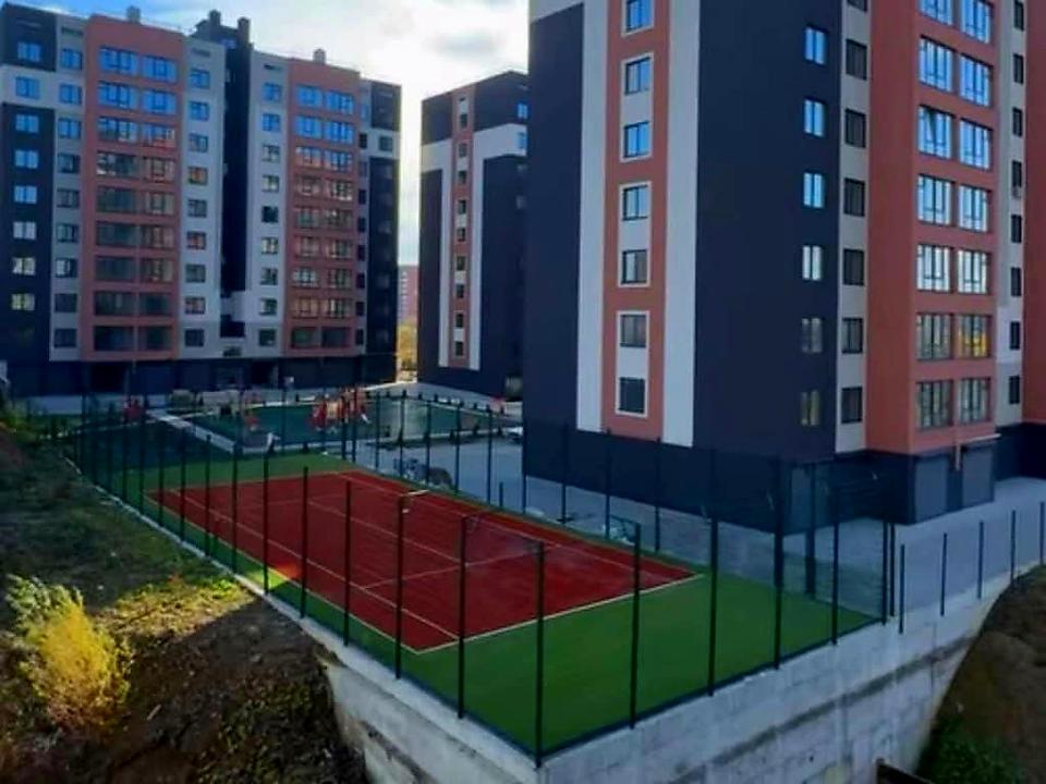 1871847676442397