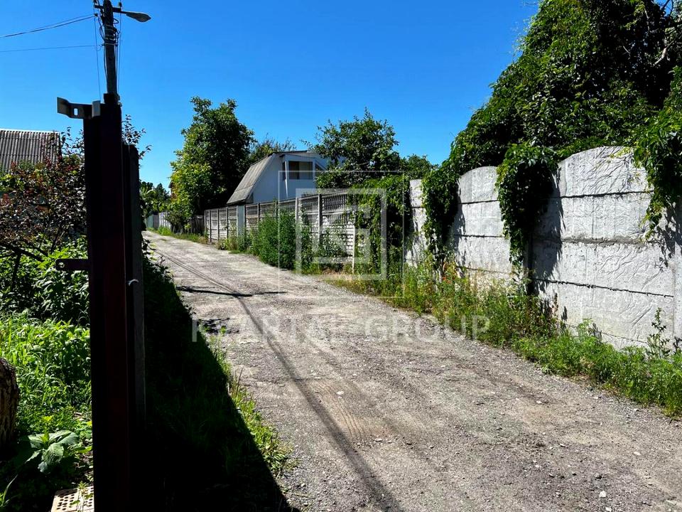 1871857899905586