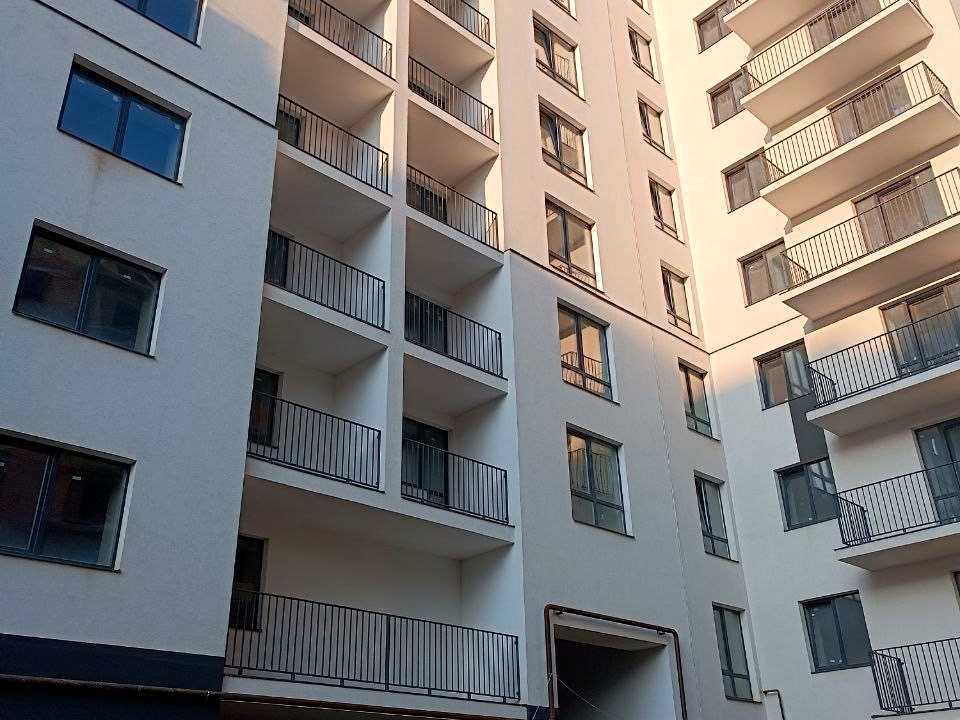 1871886579860327