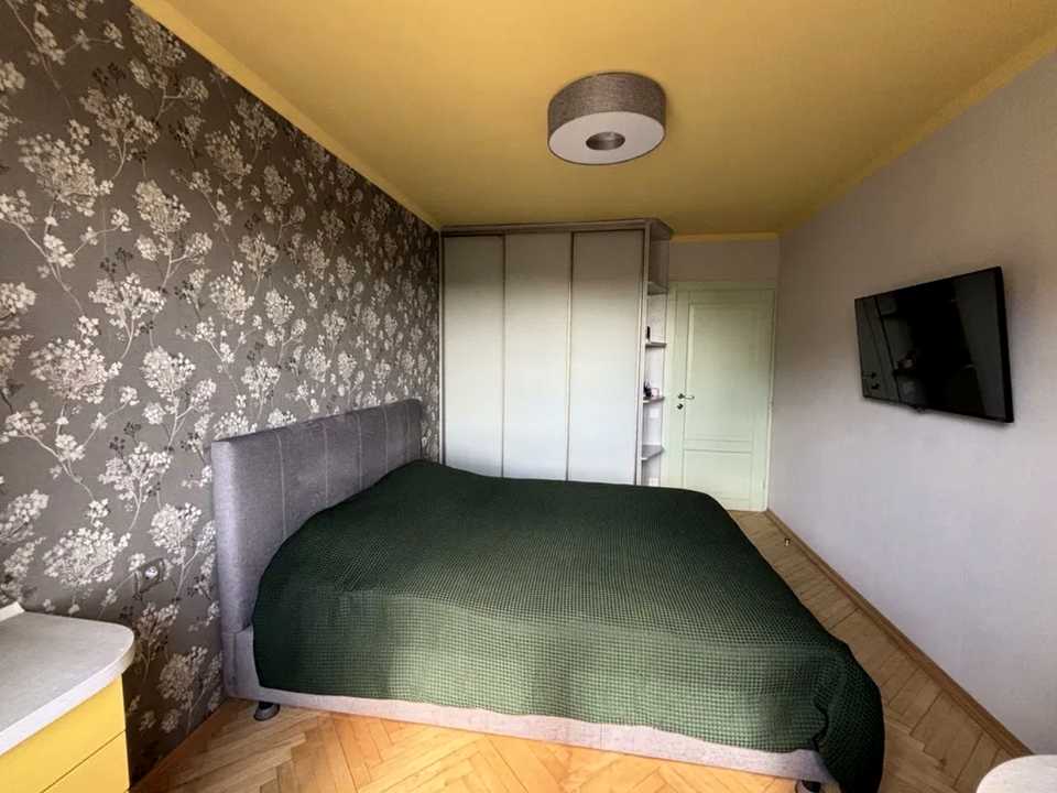 1872058491535625