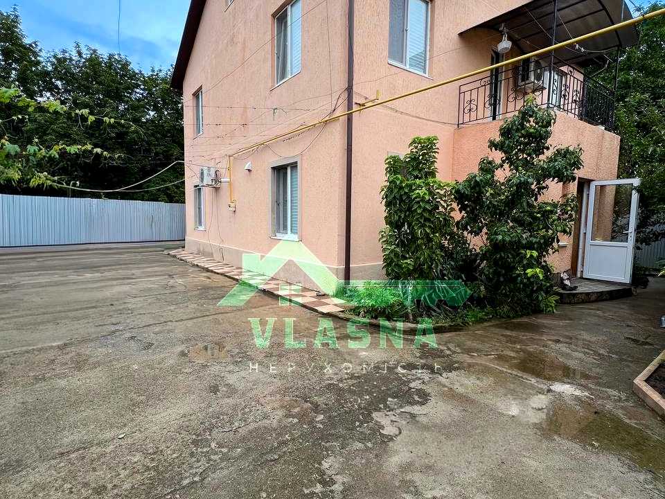 1872087536210688