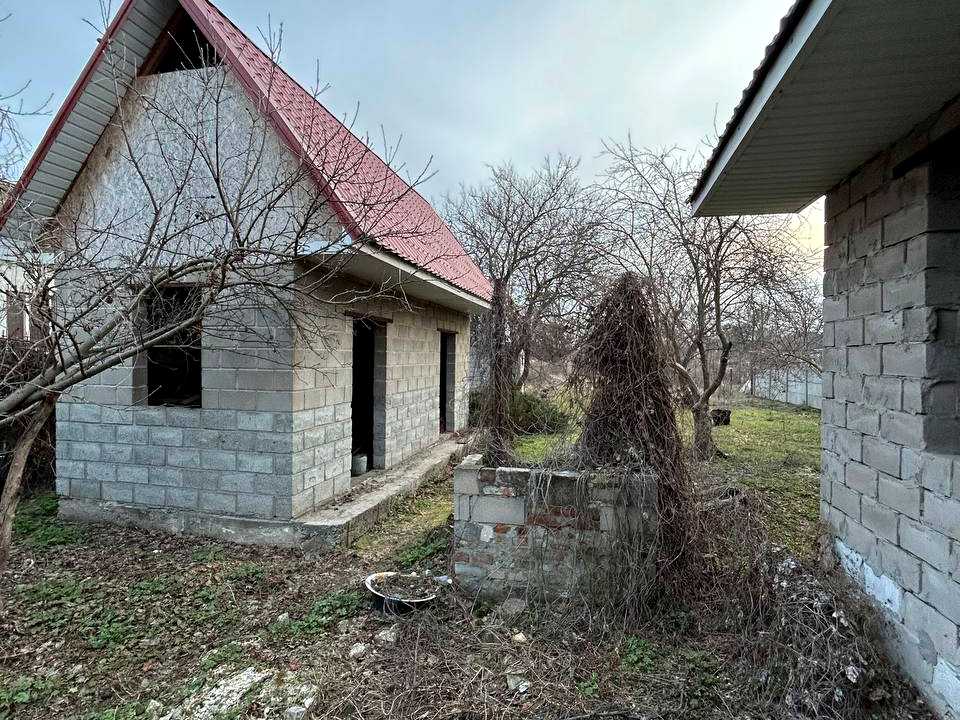 1872318779669657