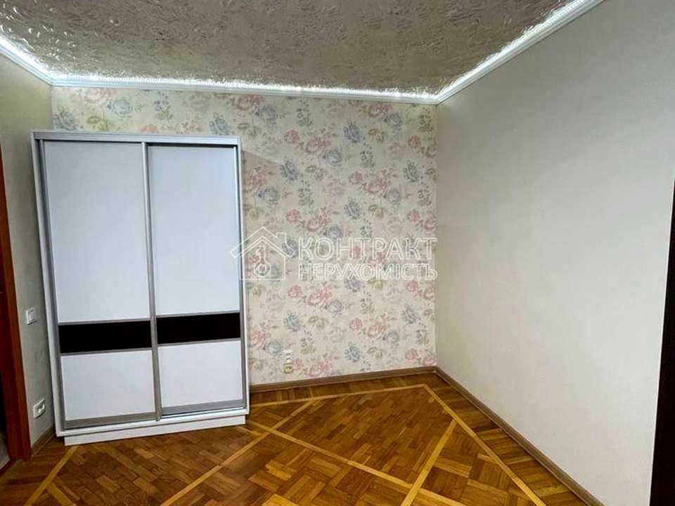 1872505875206864