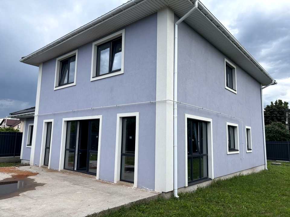 1872670755208318